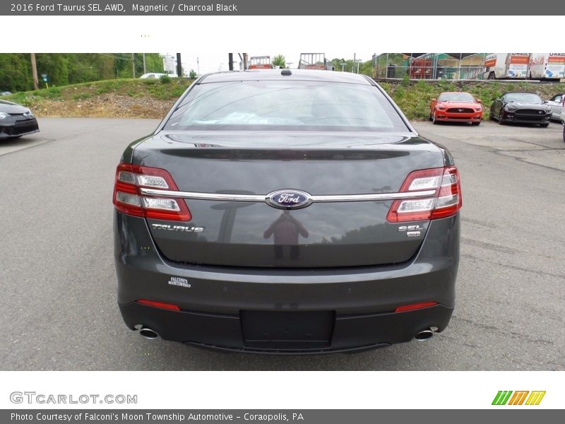 Magnetic / Charcoal Black 2016 Ford Taurus SEL AWD