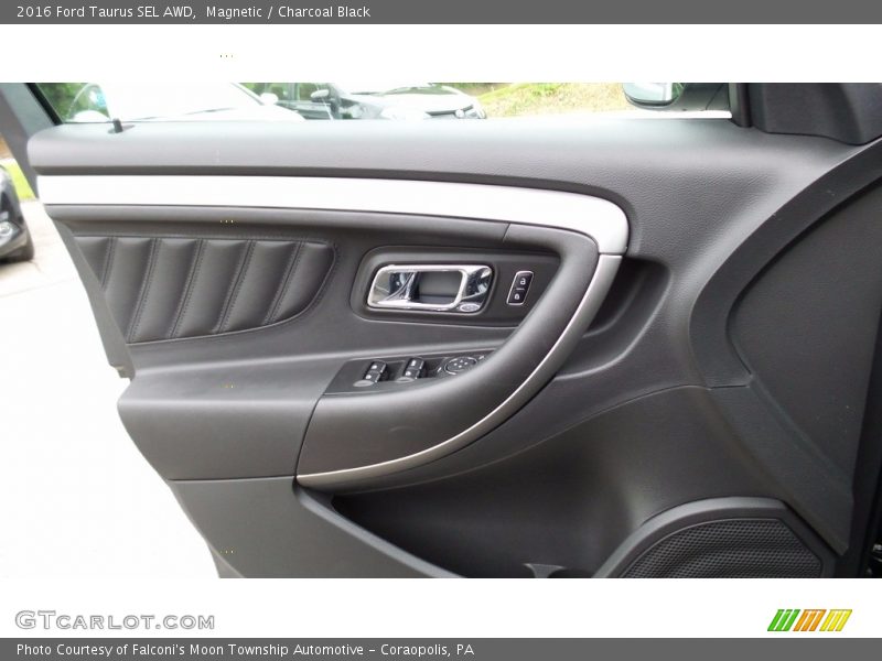 Magnetic / Charcoal Black 2016 Ford Taurus SEL AWD