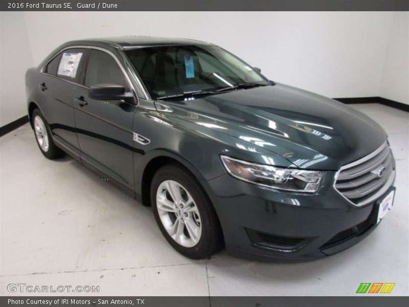Guard / Dune 2016 Ford Taurus SE
