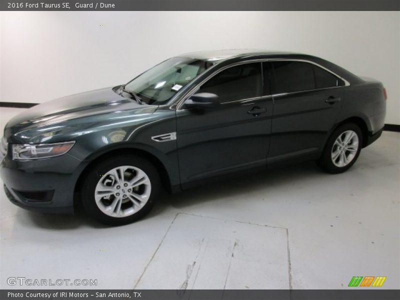 Guard / Dune 2016 Ford Taurus SE