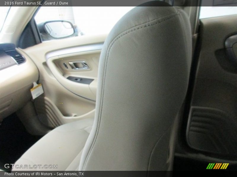 Guard / Dune 2016 Ford Taurus SE