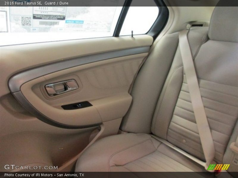 Guard / Dune 2016 Ford Taurus SE