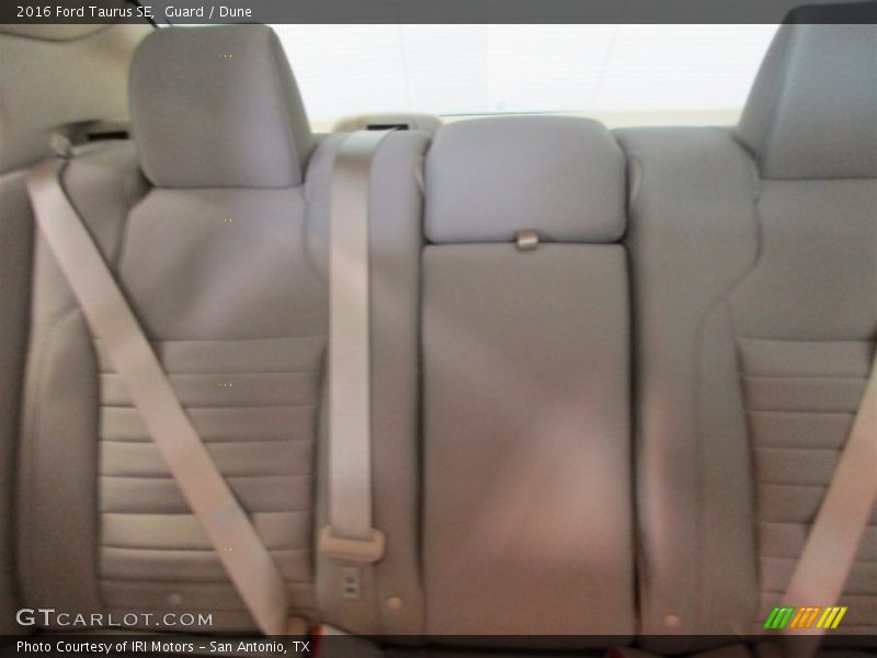 Guard / Dune 2016 Ford Taurus SE