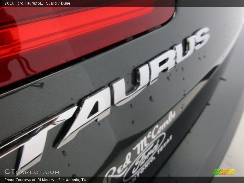 Guard / Dune 2016 Ford Taurus SE