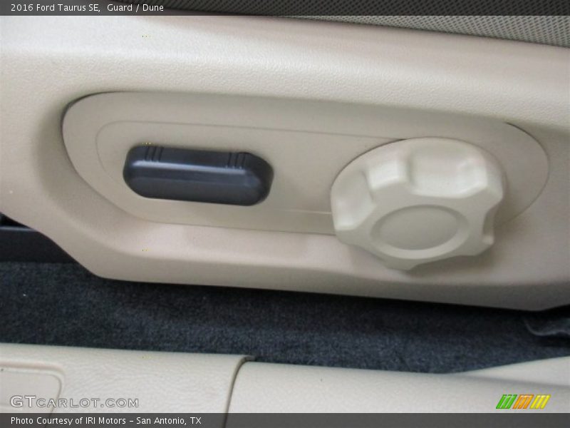 Guard / Dune 2016 Ford Taurus SE