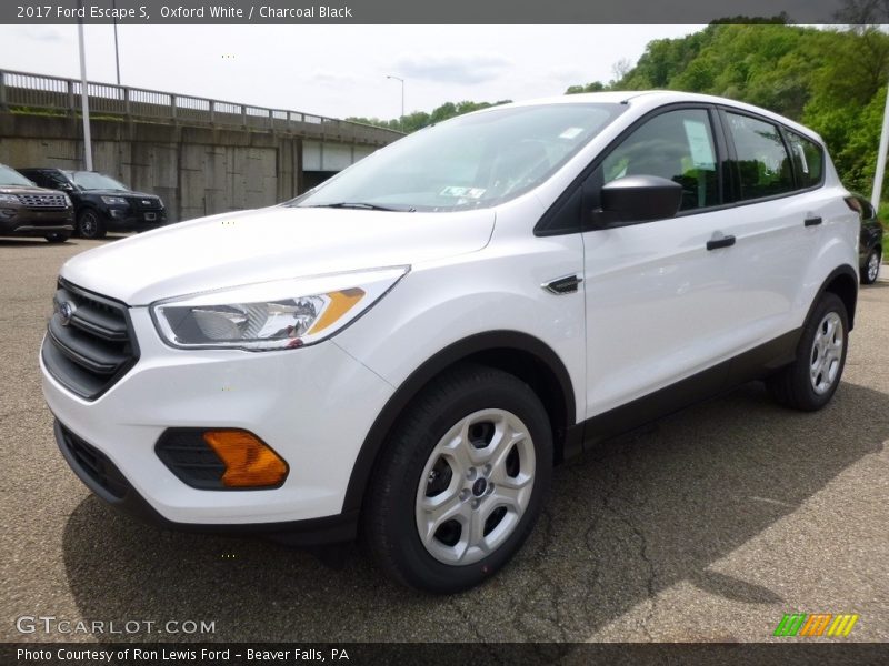 Oxford White / Charcoal Black 2017 Ford Escape S