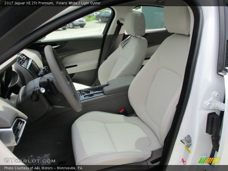  2017 XE 25t Premium Light Oyster Interior