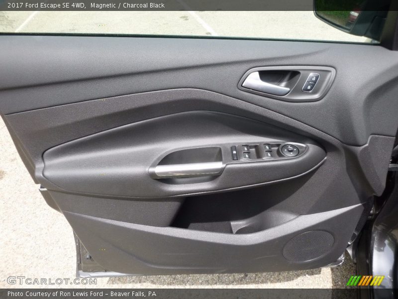 Magnetic / Charcoal Black 2017 Ford Escape SE 4WD