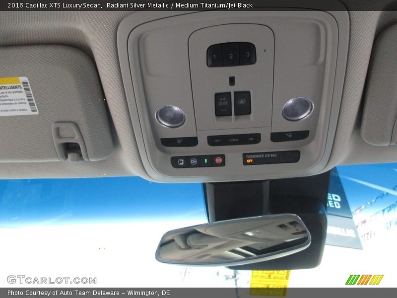 Radiant Silver Metallic / Medium Titanium/Jet Black 2016 Cadillac XTS Luxury Sedan