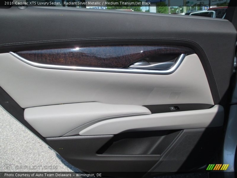 Radiant Silver Metallic / Medium Titanium/Jet Black 2016 Cadillac XTS Luxury Sedan