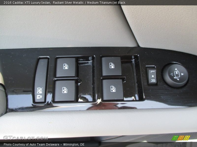 Radiant Silver Metallic / Medium Titanium/Jet Black 2016 Cadillac XTS Luxury Sedan