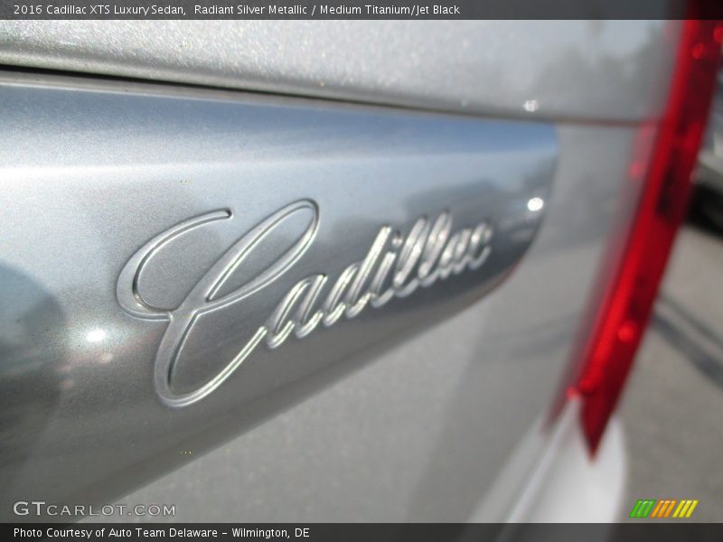 Radiant Silver Metallic / Medium Titanium/Jet Black 2016 Cadillac XTS Luxury Sedan