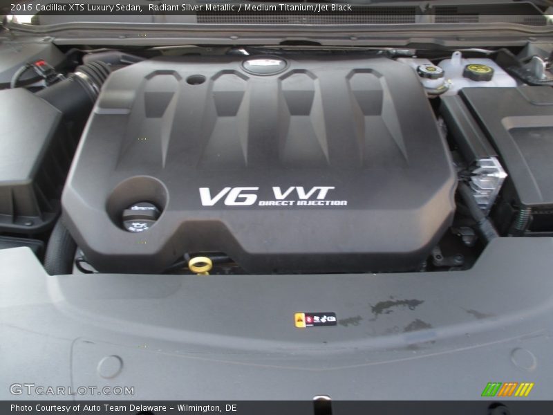 Radiant Silver Metallic / Medium Titanium/Jet Black 2016 Cadillac XTS Luxury Sedan