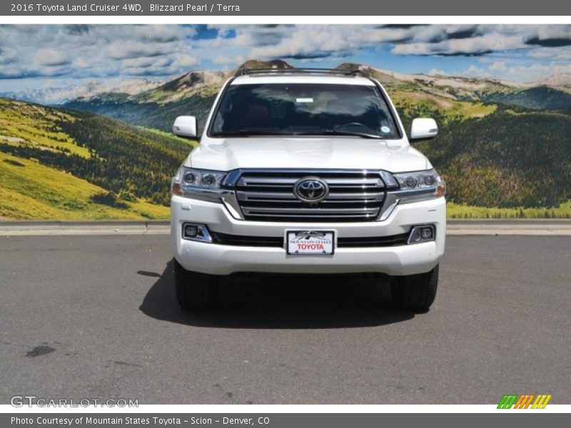 Blizzard Pearl / Terra 2016 Toyota Land Cruiser 4WD