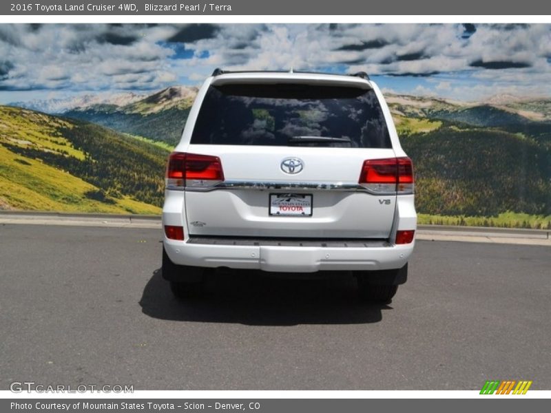 Blizzard Pearl / Terra 2016 Toyota Land Cruiser 4WD