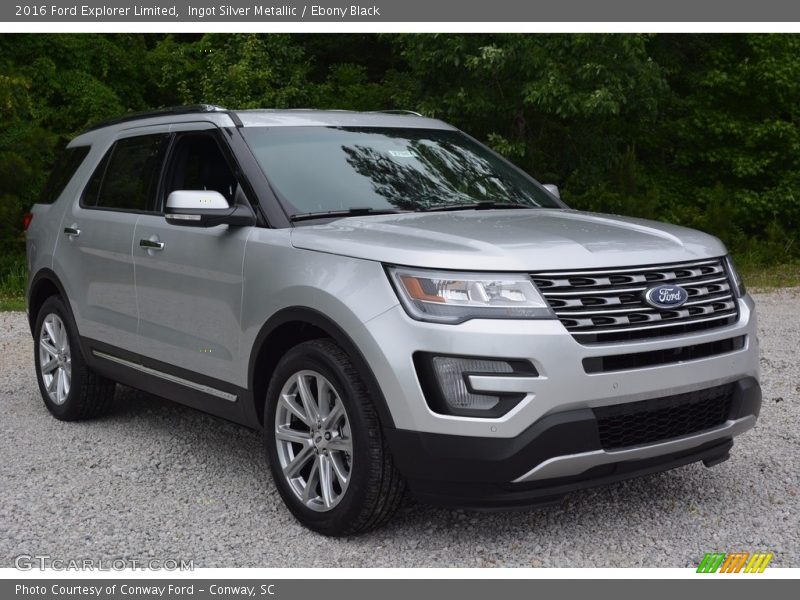 Front 3/4 View of 2016 Explorer Limited