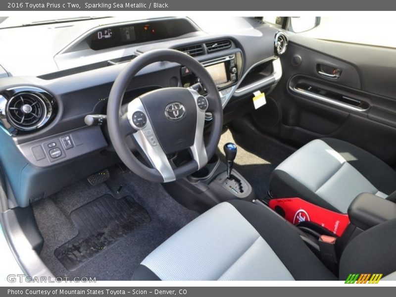 Sparkling Sea Metallic / Black 2016 Toyota Prius c Two