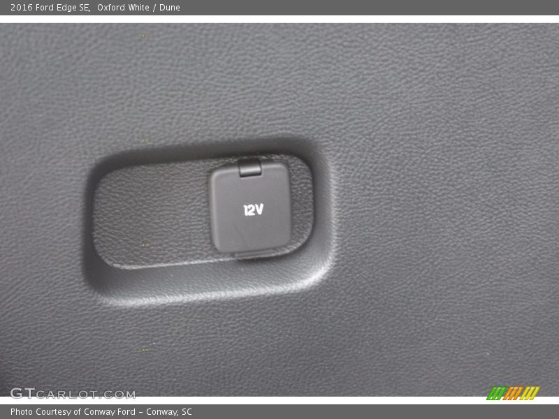 Oxford White / Dune 2016 Ford Edge SE