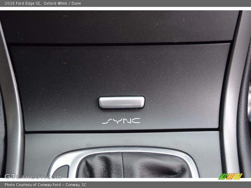Oxford White / Dune 2016 Ford Edge SE
