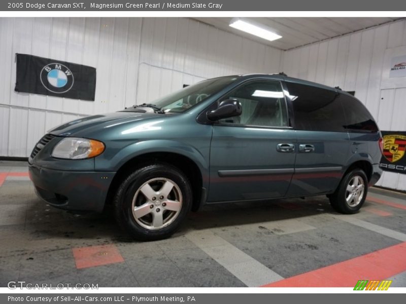 Magnesium Green Pearl / Medium Slate Gray 2005 Dodge Caravan SXT