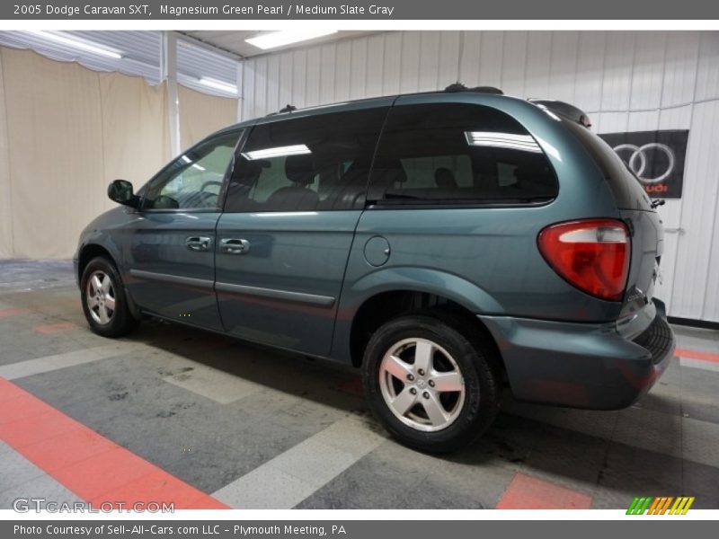Magnesium Green Pearl / Medium Slate Gray 2005 Dodge Caravan SXT