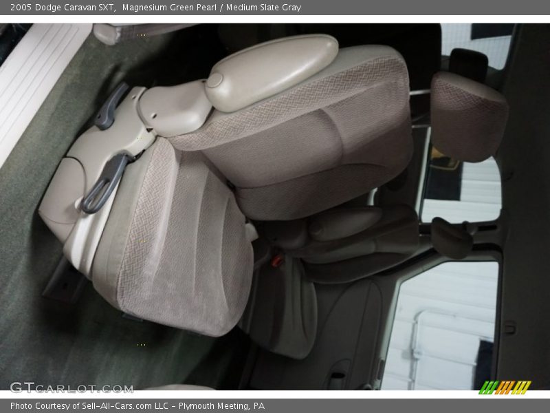 Magnesium Green Pearl / Medium Slate Gray 2005 Dodge Caravan SXT