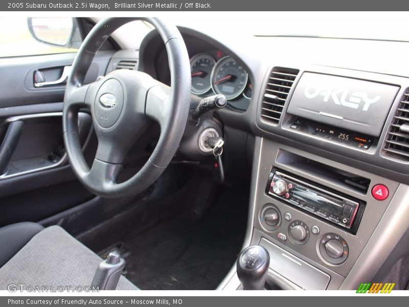 Brilliant Silver Metallic / Off Black 2005 Subaru Outback 2.5i Wagon