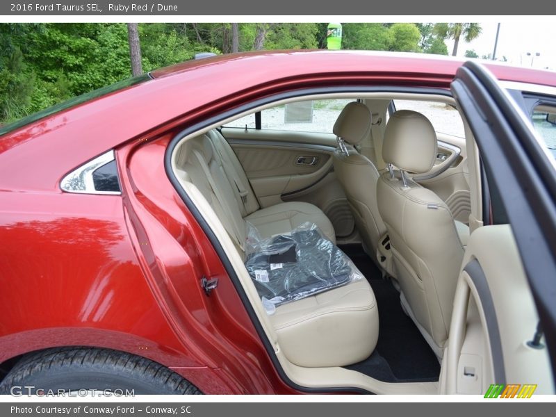 Ruby Red / Dune 2016 Ford Taurus SEL
