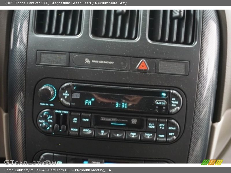 Magnesium Green Pearl / Medium Slate Gray 2005 Dodge Caravan SXT