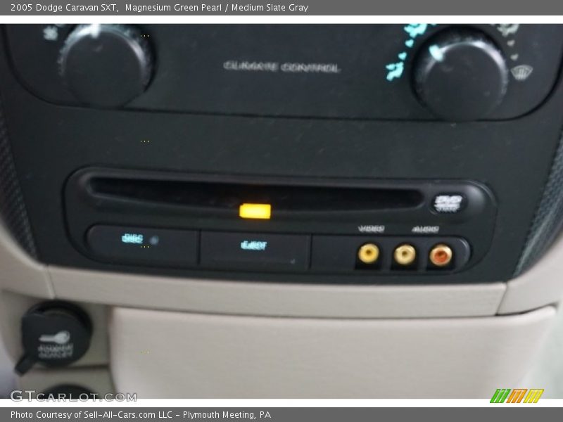 Magnesium Green Pearl / Medium Slate Gray 2005 Dodge Caravan SXT
