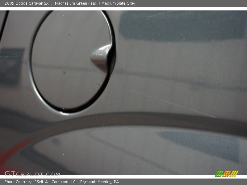 Magnesium Green Pearl / Medium Slate Gray 2005 Dodge Caravan SXT