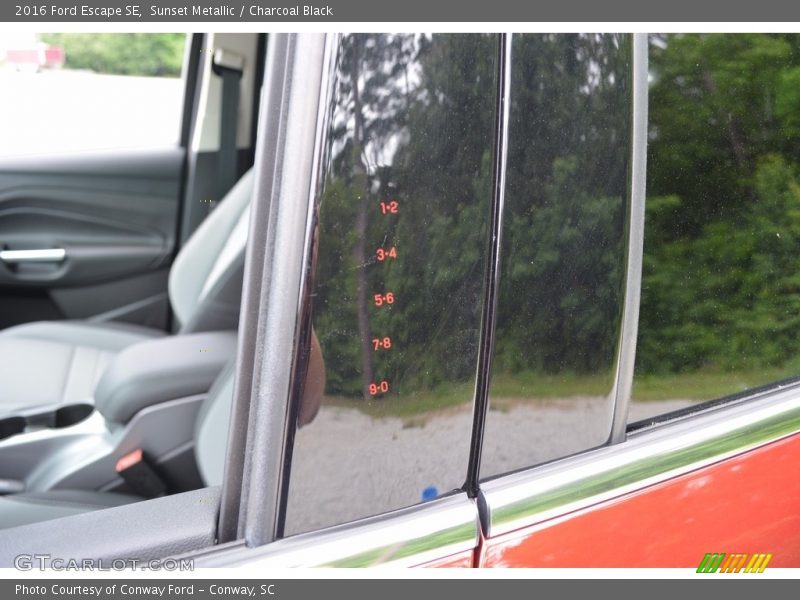 Sunset Metallic / Charcoal Black 2016 Ford Escape SE