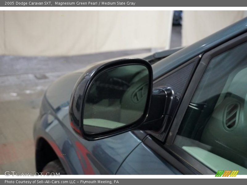 Magnesium Green Pearl / Medium Slate Gray 2005 Dodge Caravan SXT