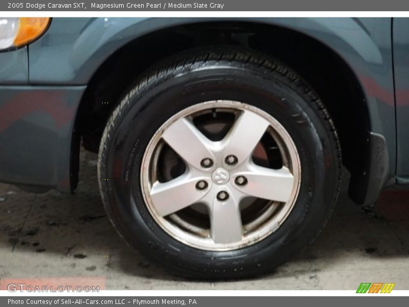 Magnesium Green Pearl / Medium Slate Gray 2005 Dodge Caravan SXT