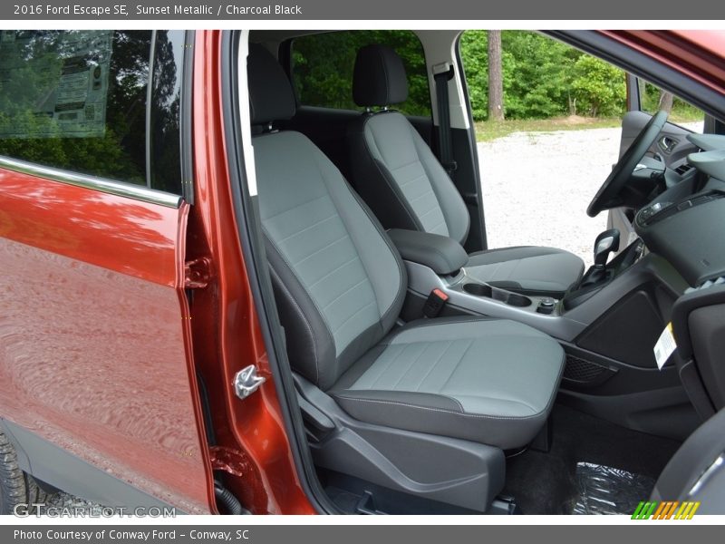 Sunset Metallic / Charcoal Black 2016 Ford Escape SE
