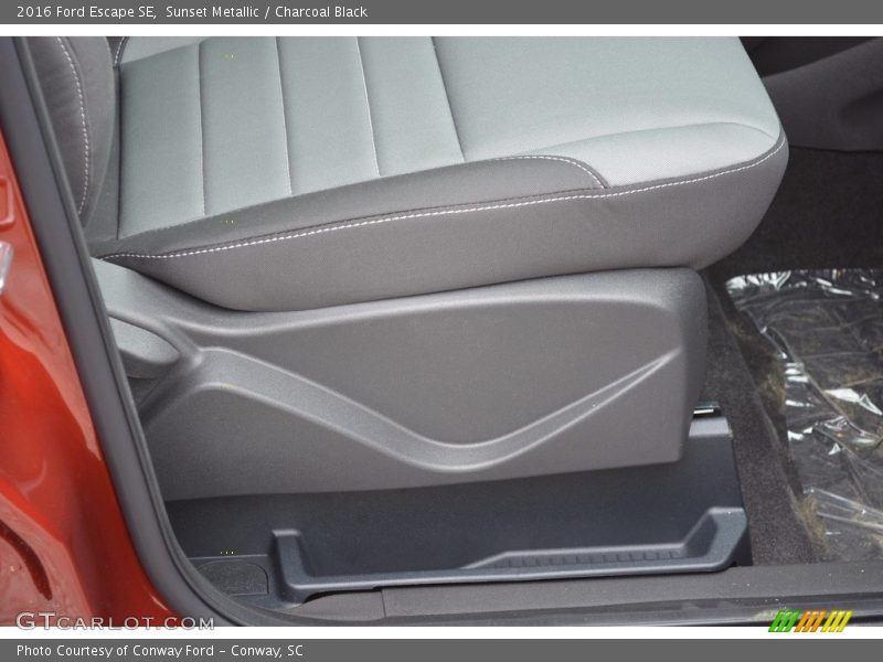 Sunset Metallic / Charcoal Black 2016 Ford Escape SE