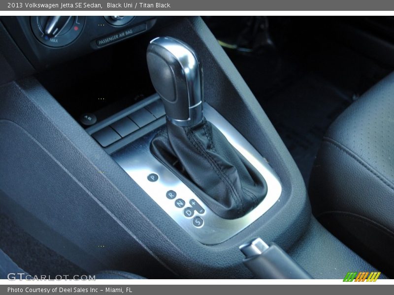 Black Uni / Titan Black 2013 Volkswagen Jetta SE Sedan