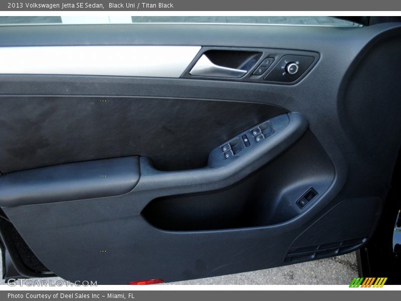 Black Uni / Titan Black 2013 Volkswagen Jetta SE Sedan