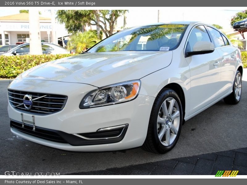  2016 S60 T5 Drive-E Ice White