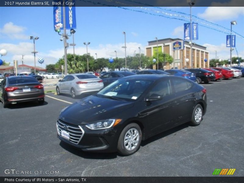 Black / Gray 2017 Hyundai Elantra SE