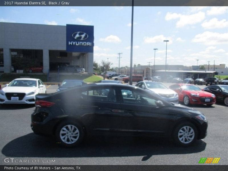 Black / Gray 2017 Hyundai Elantra SE