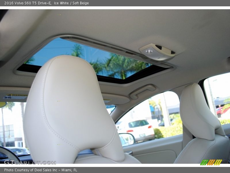 Ice White / Soft Beige 2016 Volvo S60 T5 Drive-E