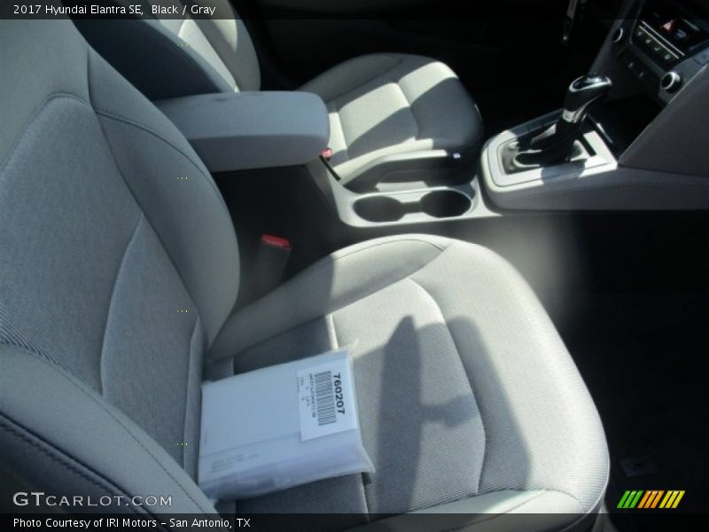 Black / Gray 2017 Hyundai Elantra SE
