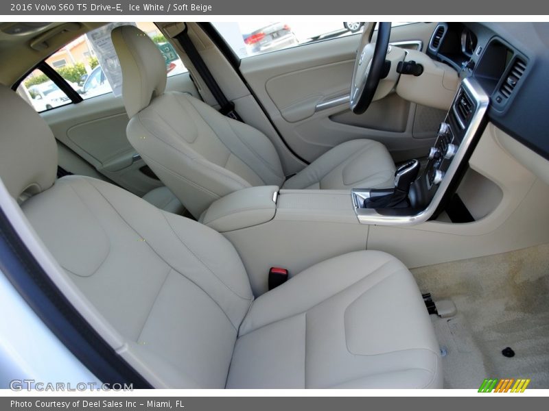 Front Seat of 2016 S60 T5 Drive-E