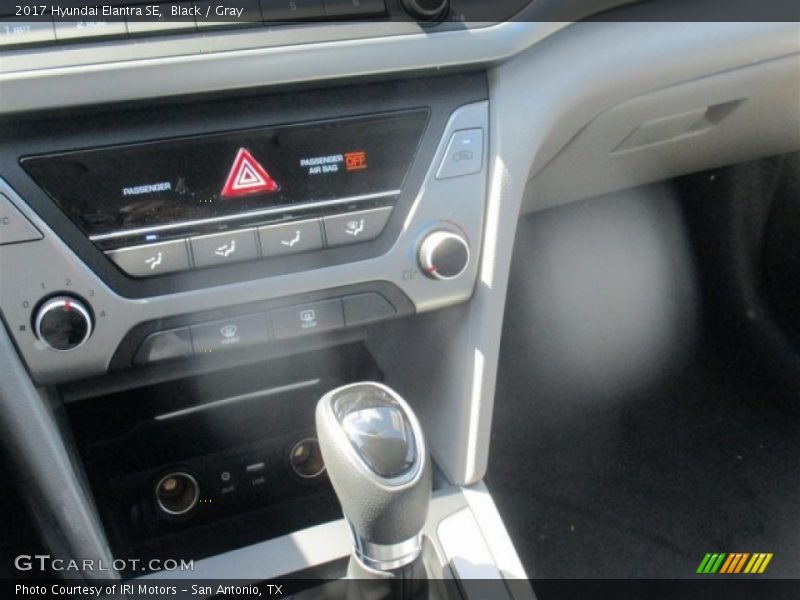 Black / Gray 2017 Hyundai Elantra SE