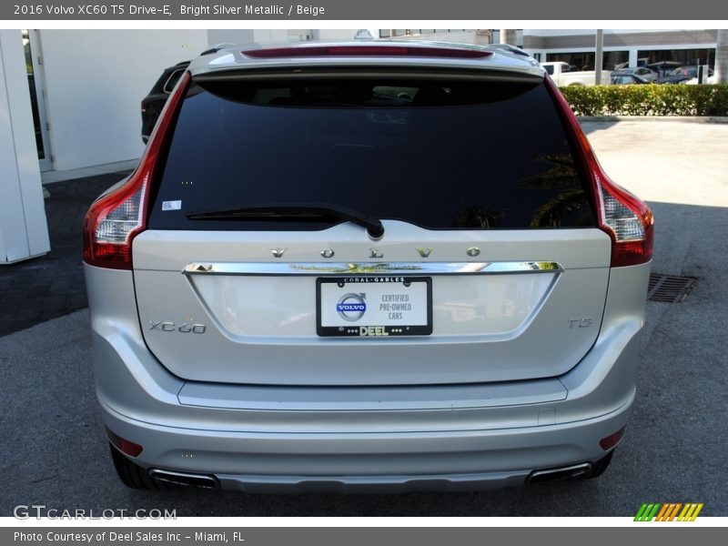 Bright Silver Metallic / Beige 2016 Volvo XC60 T5 Drive-E