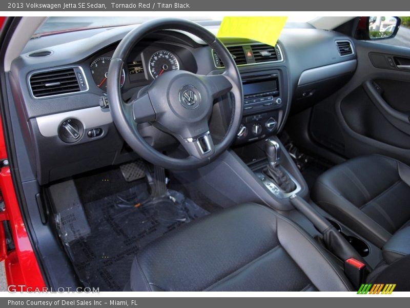 Tornado Red / Titan Black 2013 Volkswagen Jetta SE Sedan