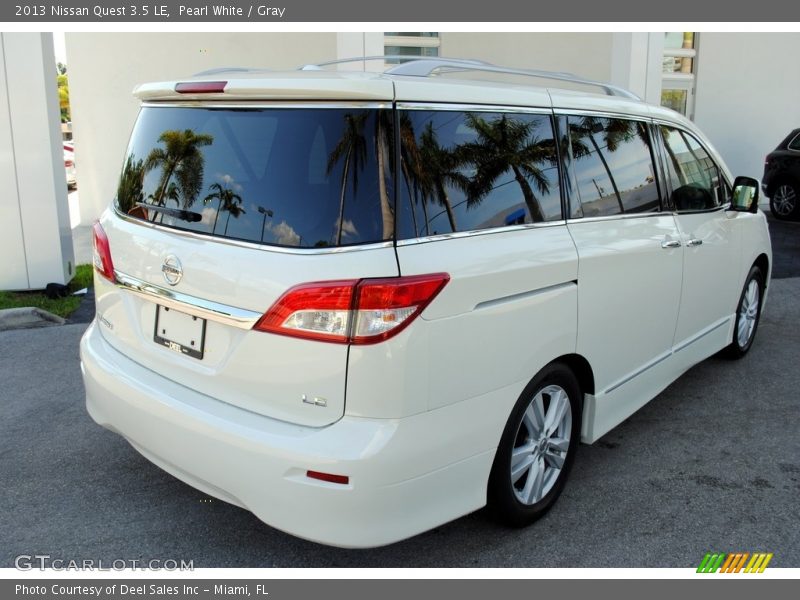 Pearl White / Gray 2013 Nissan Quest 3.5 LE