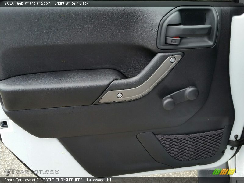 Bright White / Black 2016 Jeep Wrangler Sport