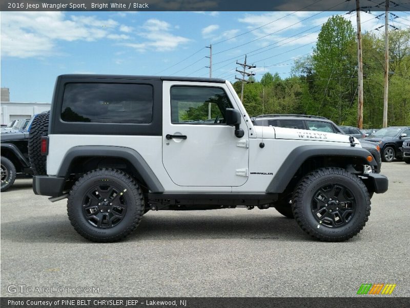 Bright White / Black 2016 Jeep Wrangler Sport